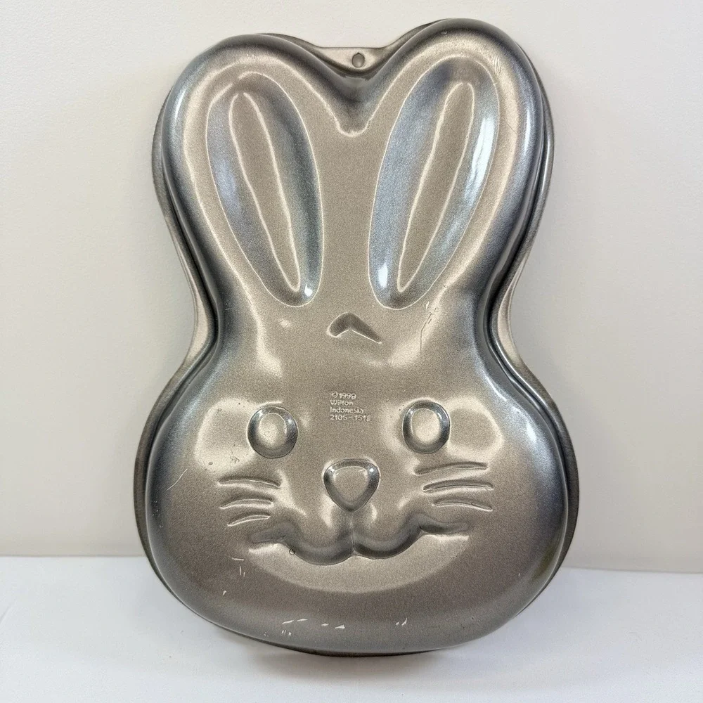VTG 1998 Wilton Bunny Rabbit Cake Pan Easter Aluminum Mold #2105-1518 13.5